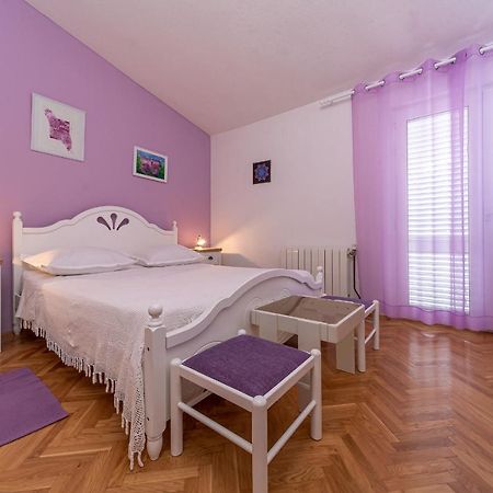 Apartments Villa Lilla Baška Voda Buitenkant foto