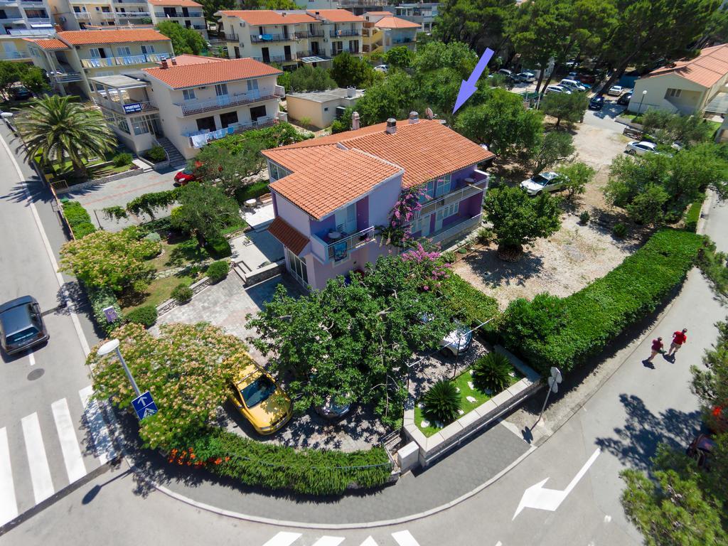 Apartments Villa Lilla Baška Voda Buitenkant foto