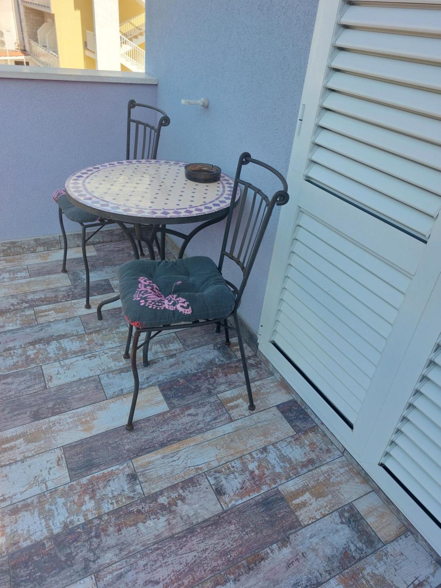 Apartments Villa Lilla Baška Voda Kamer foto