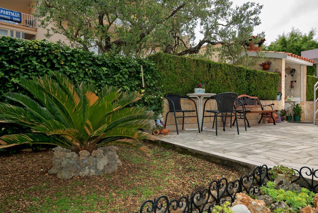Apartments Villa Lilla Baška Voda Buitenkant foto